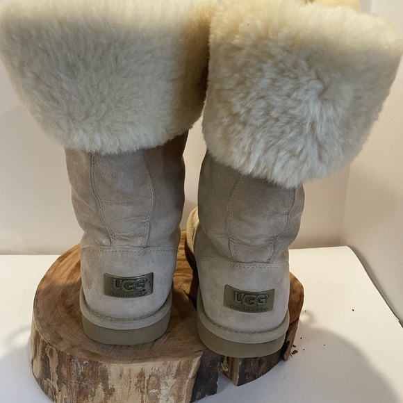 UGG Tan Shearling Winter Boots - Picture 3 of 16